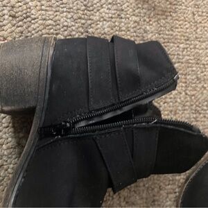 Cliffs by WHITE MOUNTAIN Black Ankle Boots